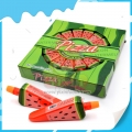 Novo produto: pudim de gelatina com sabor de melancia e frutas, pizza grande 