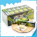 Bala de leite sabor chá verde quadrado e doce 