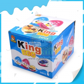 brinquedo ovo surpresa com biscoito de chocolate