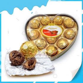 12 unidades de chocolate em formato de coração