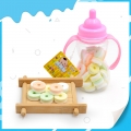 Mini mamadeira com bico sabor fruta apito bala dura 