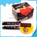 Delicioso biscoito coberto com chocolate e recheado com geleia de leite 