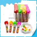 jujuba de brinquedo em um pote de desenho animado 