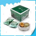 bola de chocolate com recheio de nozes sabor matcha 