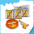 Marshmallow torcido em forma de arma com doces e doces comprimidos 