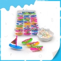 Novo estilo de brinquedo de barco à vela com compressa de peixe doce 