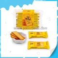 Biscoitos finos e crocantes de queijo 