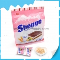 Biscoitos wafer de chocolate sabor morango 